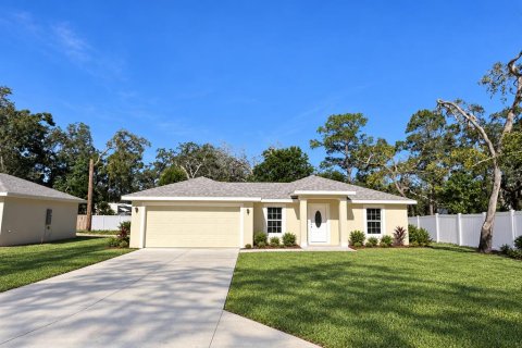 House in Spring Hill, Florida 3 bedrooms, 101.08 sq.m. № 2359240