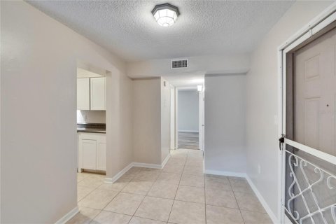 Condominio en venta en Brandon, Florida, 1 dormitorio, 70.61 m2 № 1766178 - foto 8