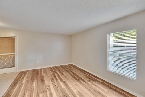 Condominio en venta en Brandon, Florida, 1 dormitorio, 70.61 m2 № 1766178 - foto 7