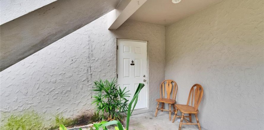 Condominio en Brandon, Florida, 1 dormitorio № 1766178