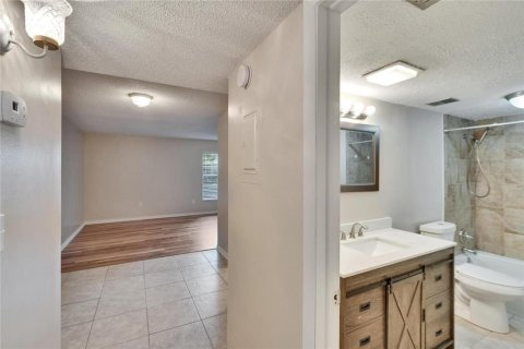 Condominio en venta en Brandon, Florida, 1 dormitorio, 70.61 m2 № 1766178 - foto 15
