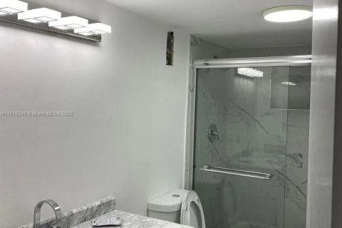 Condominio en Miami, Florida, 2 dormitorios  № 2019334