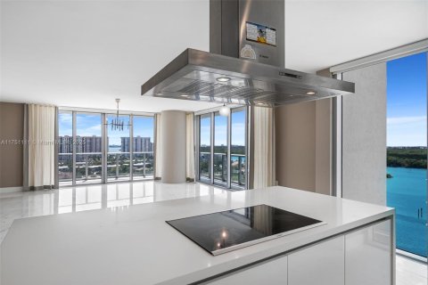 Copropriété à vendre à Sunny Isles Beach, Floride: 3 chambres, 175.77 m2 № 1706835 - photo 7