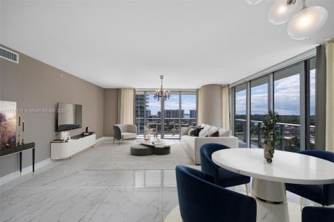 Copropriété à vendre à Sunny Isles Beach, Floride: 3 chambres, 175.77 m2 № 1706835 - photo 2