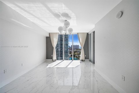 Copropriété à vendre à Sunny Isles Beach, Floride: 3 chambres, 175.77 m2 № 1706835 - photo 11