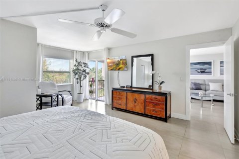 Condo in Lauderhill, Florida, 2 bedrooms  № 1730241 - photo 22