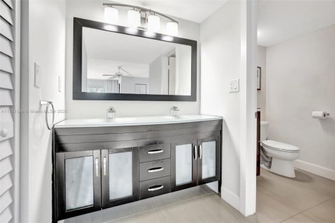 Condo in Lauderhill, Florida, 2 bedrooms  № 1730241 - photo 26