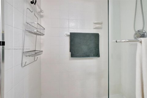 Condo in Lauderhill, Florida, 2 bedrooms  № 1730241 - photo 28