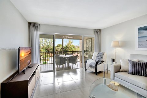 Condo in Lauderhill, Florida, 2 bedrooms  № 1730241 - photo 13