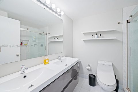 Condominio en venta en Miami, Florida, 2 dormitorios, 114.83 m2 № 1985964 - foto 16