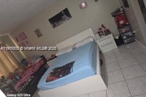 Condo in Homestead, Florida, 2 bedrooms  № 1973825 - photo 11