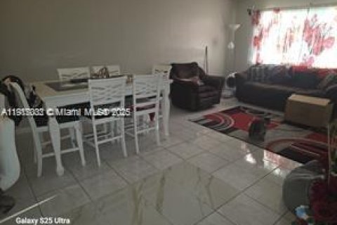 Condo in Homestead, Florida, 2 bedrooms  № 1973825 - photo 4