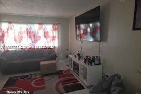 Condo in Homestead, Florida, 2 bedrooms  № 1973825 - photo 3