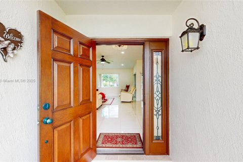 House in Miami, Florida 3 bedrooms, 167.13 sq.m. № 1953384 - photo 5
