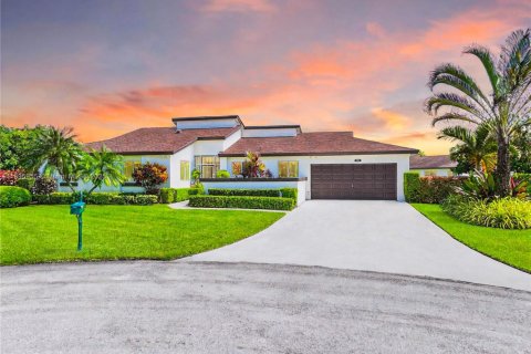 House in Miami, Florida 3 bedrooms, 167.13 sq.m. № 1953384 - photo 1