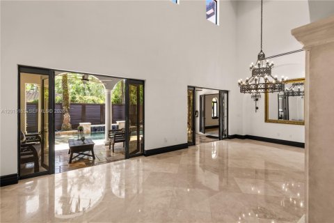 Снять в аренду виллу или дом в Майами, Флорида 4 спальни, 392.14м2, № 2083973 - фото 10