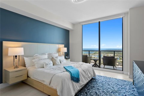 Condo in Saint Petersburg, Florida, 3 bedrooms  № 2221460 - photo 24