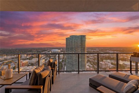 Condo in Saint Petersburg, Florida, 3 bedrooms № 2221460