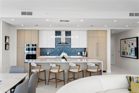 Condo in Saint Petersburg, Florida, 3 bedrooms  № 2221460 - photo 17