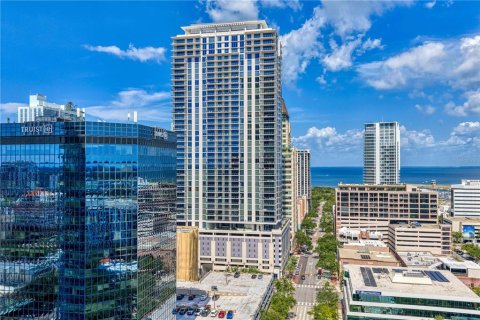 Condo in Saint Petersburg, Florida, 3 bedrooms  № 2221460 - photo 3