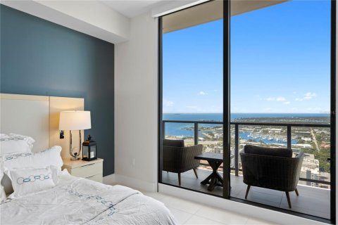 Condo in Saint Petersburg, Florida, 3 bedrooms  № 2221460 - photo 25