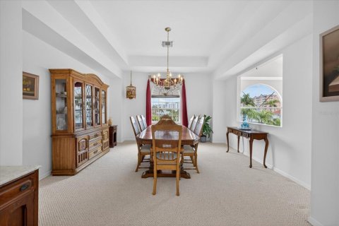 Villa ou maison à vendre à New Port Richey, Floride: 4 chambres, 323.3 m2 № 2132976 - photo 13