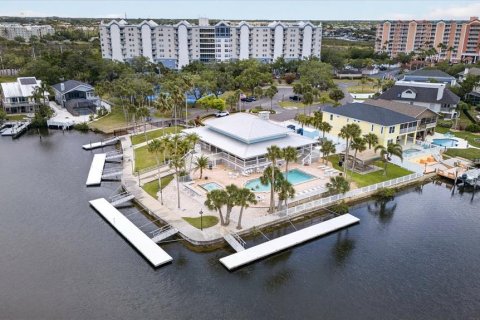 Villa ou maison à vendre à New Port Richey, Floride: 4 chambres, 323.3 m2 № 2132976 - photo 4