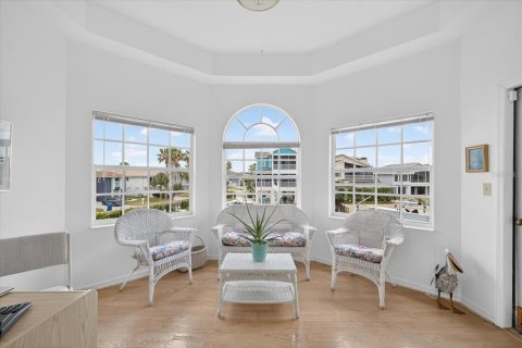 Villa ou maison à vendre à New Port Richey, Floride: 4 chambres, 323.3 m2 № 2132976 - photo 28