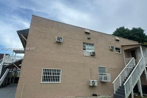 Propiedad comercial en venta en Miami, Florida № 1896554 - foto 23