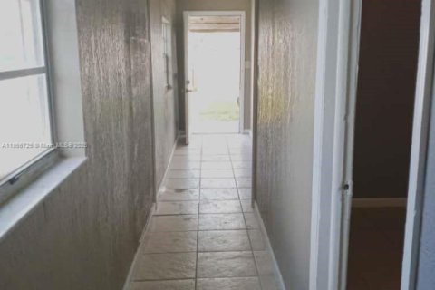 Propiedad comercial en venta en Miami, Florida № 1896554 - foto 30