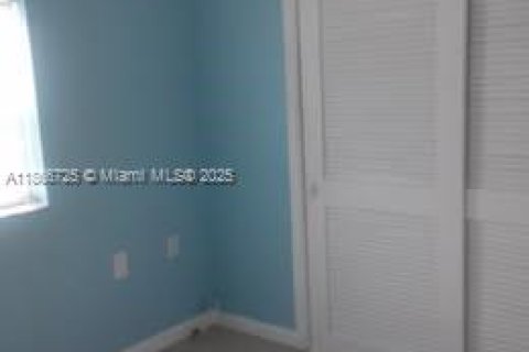 Propiedad comercial en venta en Miami, Florida № 1896554 - foto 15