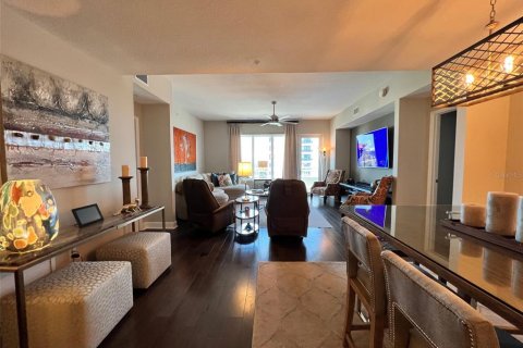 Condominio en alquiler en Orlando, Florida, 2 dormitorios, 186.27 m2 № 1856610 - foto 3