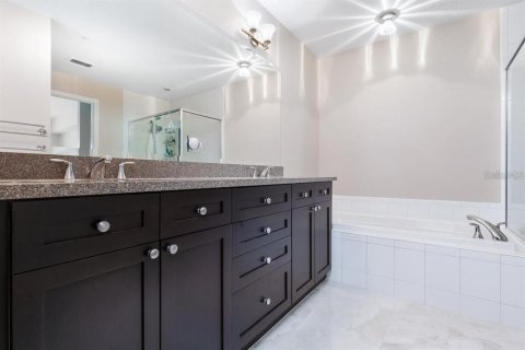Condominio en alquiler en Orlando, Florida, 2 dormitorios, 186.27 m2 № 1856610 - foto 16