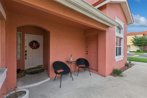 Townhouse in Kissimmee, Florida 4 bedrooms, 152.82 sq.m. № 2396359 - photo 4