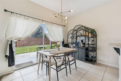 Townhouse in Kissimmee, Florida 4 bedrooms, 152.82 sq.m. № 2396359 - photo 15