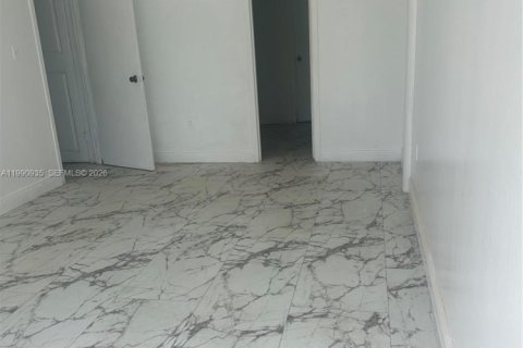 Appartement à louer à North Miami, Floride: 2 chambres, 95.04 m2 № 2056889 - photo 1