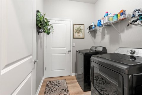 Casa en venta en Dade City, Florida, 3 dormitorios, 159.98 m2 № 1908980 - foto 9