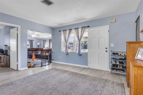 House in Daytona Beach, Florida 3 bedrooms, 124.86 sq.m. № 1724257 - photo 5