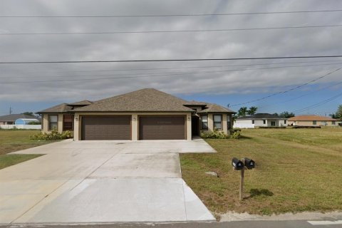 Land in Cape Coral, Florida № 2094454 - photo 2