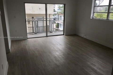 Condominio en alquiler en Miami Beach, Florida, 43.66 m2 № 1845889 - foto 4