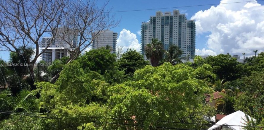 Estudio en el Condominio en Miami Beach, Florida  № 1845889