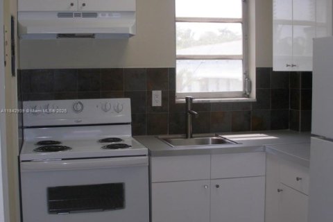 Condominio en alquiler en Miami Beach, Florida, 43.66 m2 № 1845889 - foto 7