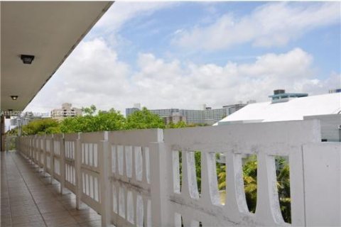 Condominio en alquiler en Miami Beach, Florida, 43.66 m2 № 1845889 - foto 13