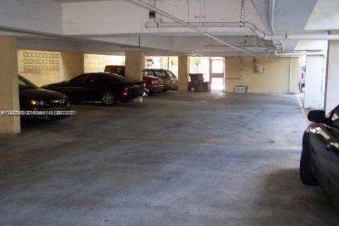 Condominio en alquiler en Miami Beach, Florida, 43.66 m2 № 1845889 - foto 12