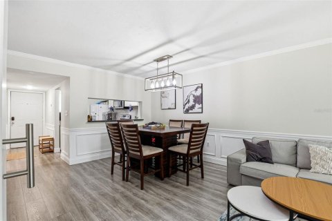 Condo in Tampa, Florida, 2 bedrooms № 2093148 - photo 16