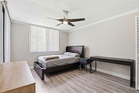 Condo in Tampa, Florida, 2 bedrooms № 2093148 - photo 23