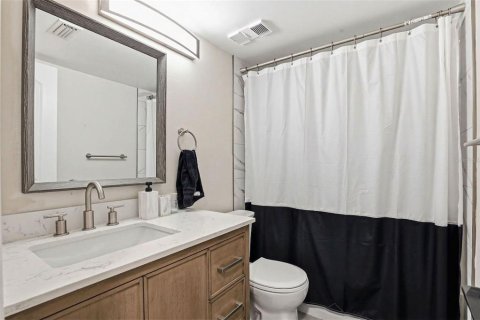 Condo in Tampa, Florida, 2 bedrooms № 2093148 - photo 22