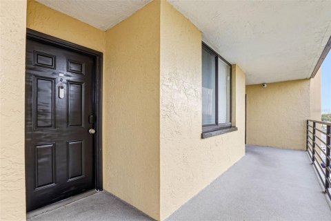 Condo in Tampa, Florida, 2 bedrooms № 2093148 - photo 6