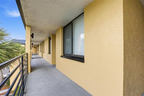 Condo in Tampa, Florida, 2 bedrooms № 2093148 - photo 4