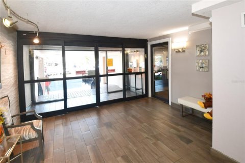 Copropriété à louer à Clearwater, Floride: 1 chambre, 63.17 m2 № 2104312 - photo 3